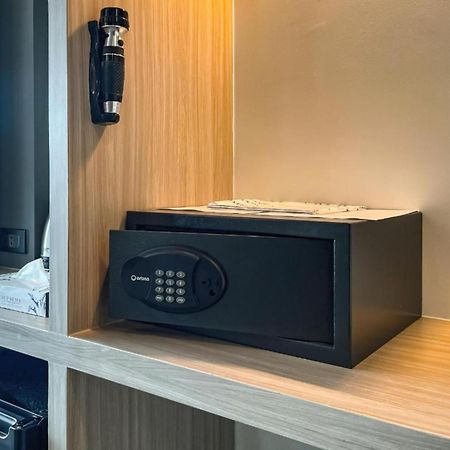 Clarian Hotel Beach Patong Kültér fotó