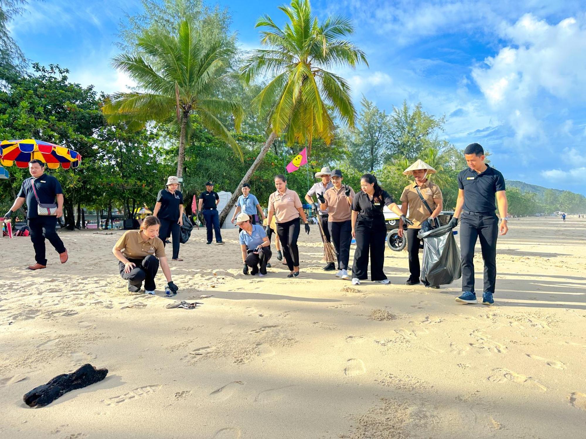 Clarian Hotel Beach Patong Kültér fotó