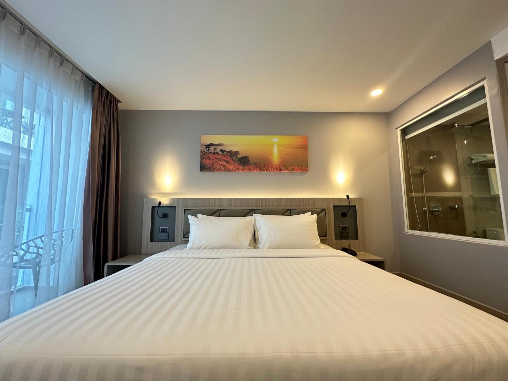 Clarian Hotel Beach Patong Kültér fotó