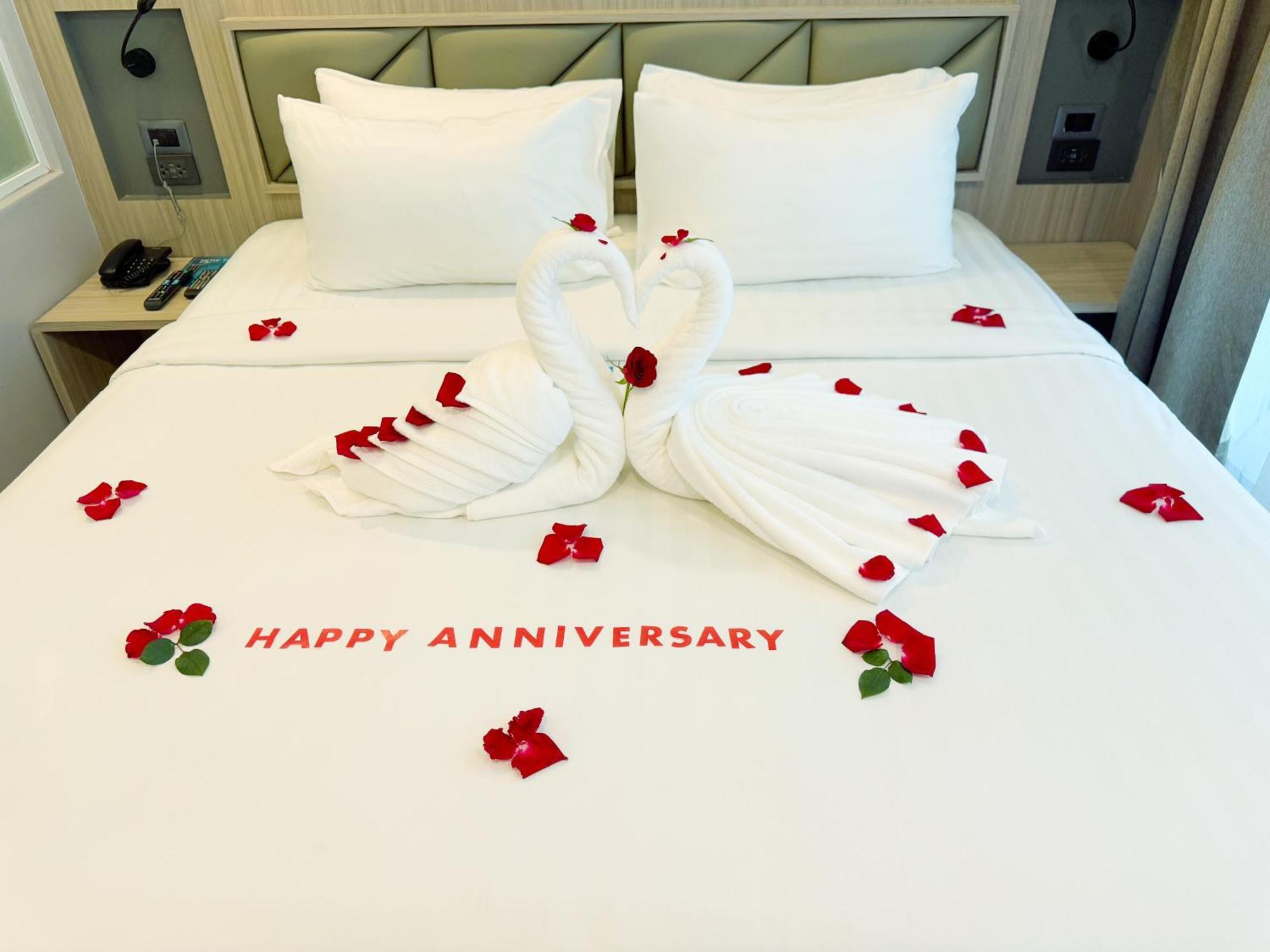 Clarian Hotel Beach Patong Kültér fotó