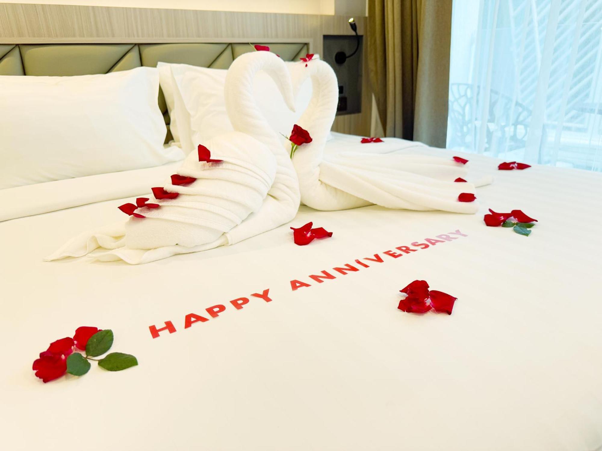 Clarian Hotel Beach Patong Kültér fotó