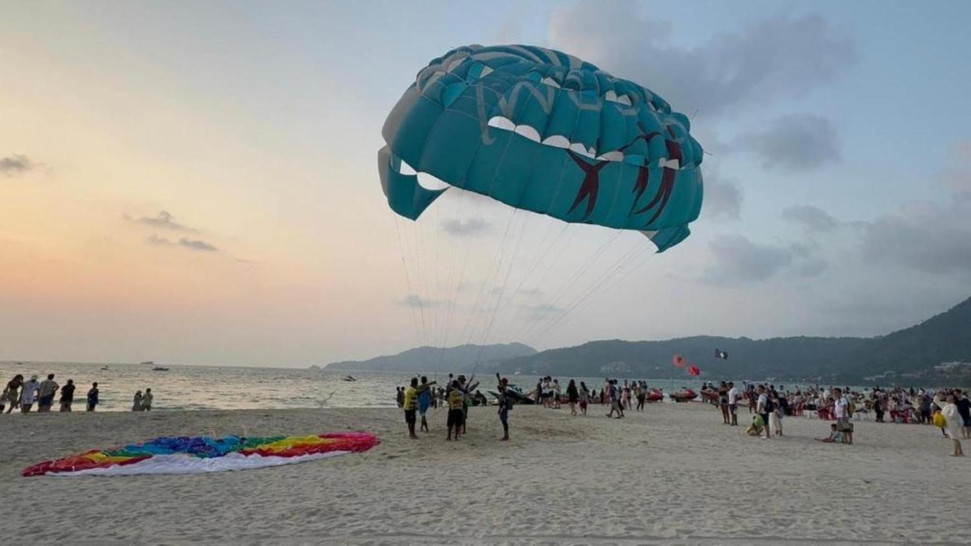 Clarian Hotel Beach Patong Kültér fotó