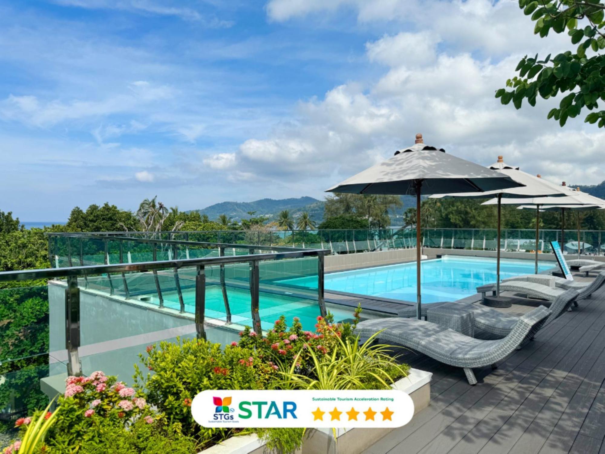 Clarian Hotel Beach Patong Kültér fotó