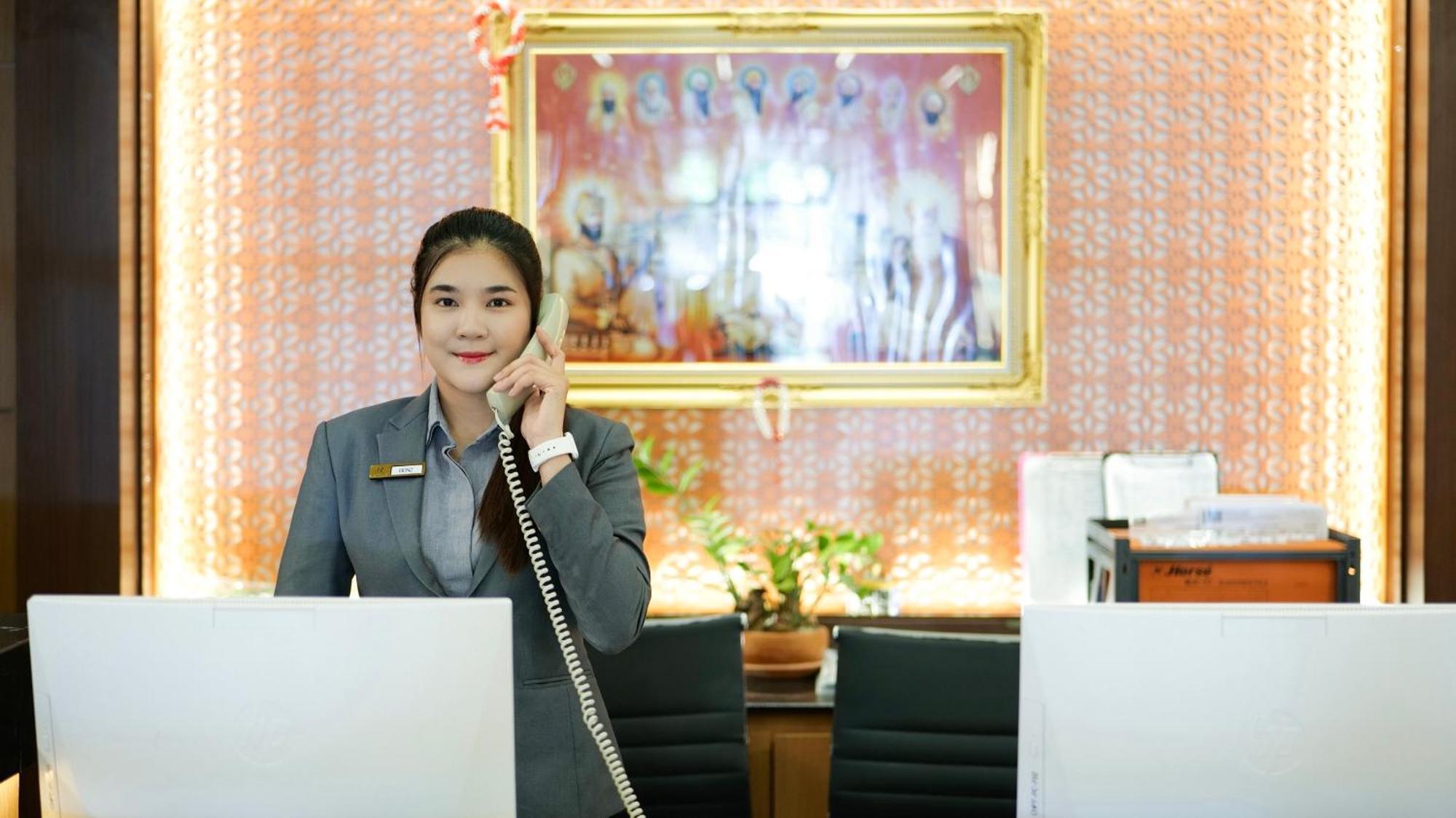 Clarian Hotel Beach Patong Kültér fotó